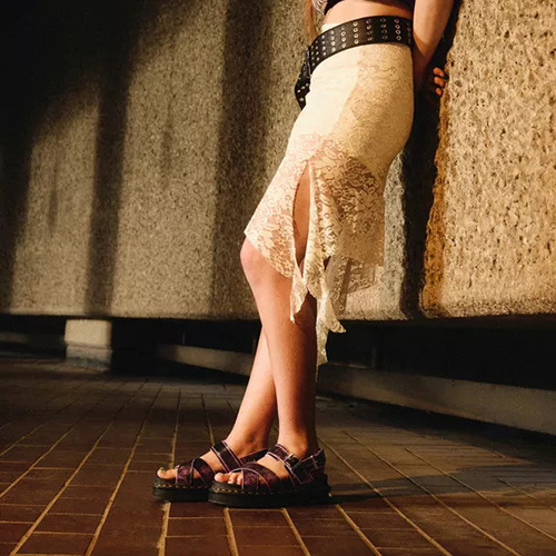 Dr. Martens Platform Sandals - Voss-11 - Black /Pink