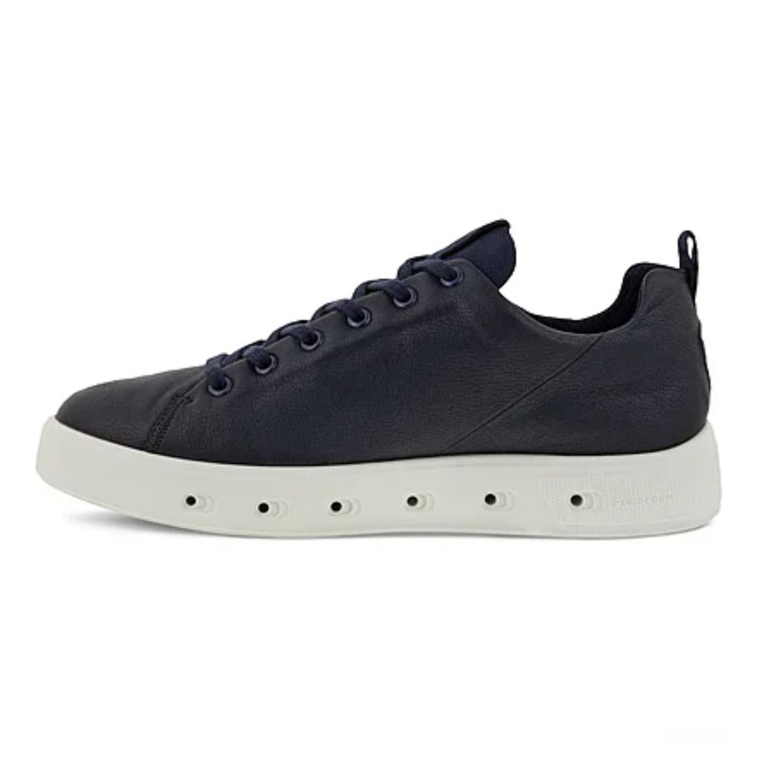 Ecco Street 720 GoreTex Trainers - 520804 - Navy