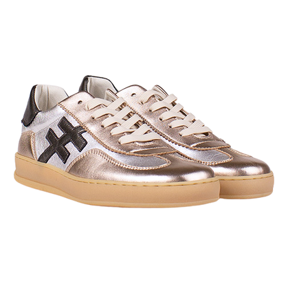 Another Trend A032 61 E5 Trainer in Silver/Bronze