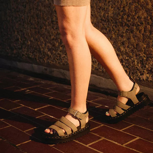 Dr martens v blaire chunk sandals discount
